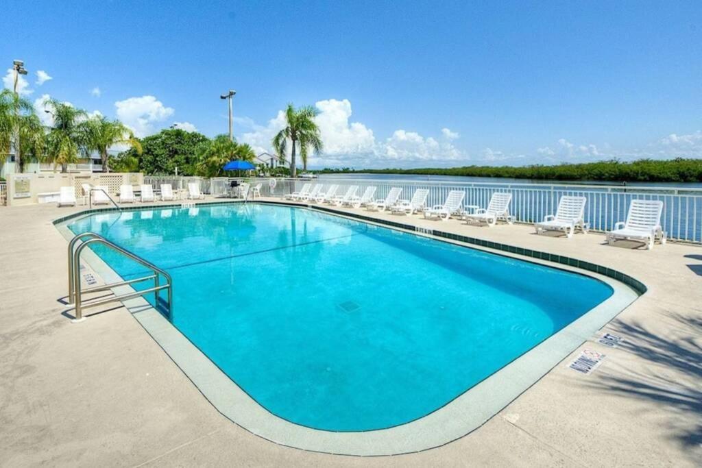 Riverview, Studio 507, Beach Steps Away!+Pool+Wifi Ruskin Bagian luar foto
