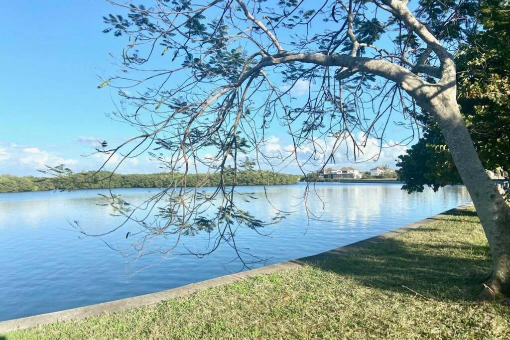 Riverview, Studio 507, Beach Steps Away!+Pool+Wifi Ruskin Bagian luar foto